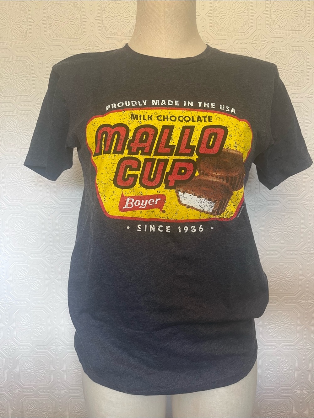 Mallo Cup Juniors Women’s Graphic Tee in Charcoal